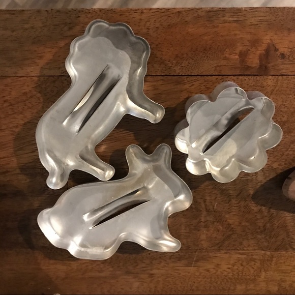 Vintage Tin Cookie Cutters Lion Rabbit Flower - Picture 5 of 5